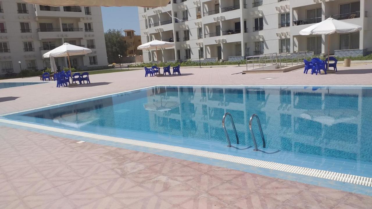 شاليه فرش فندقي بقرية بالميرا بيتش العين السخنه للعائلات Ajn Suchna Zewnętrze zdjęcie