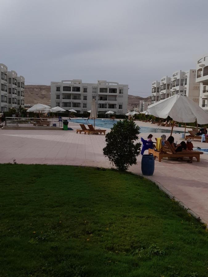 شاليه فرش فندقي بقرية بالميرا بيتش العين السخنه للعائلات Ajn Suchna Zewnętrze zdjęcie